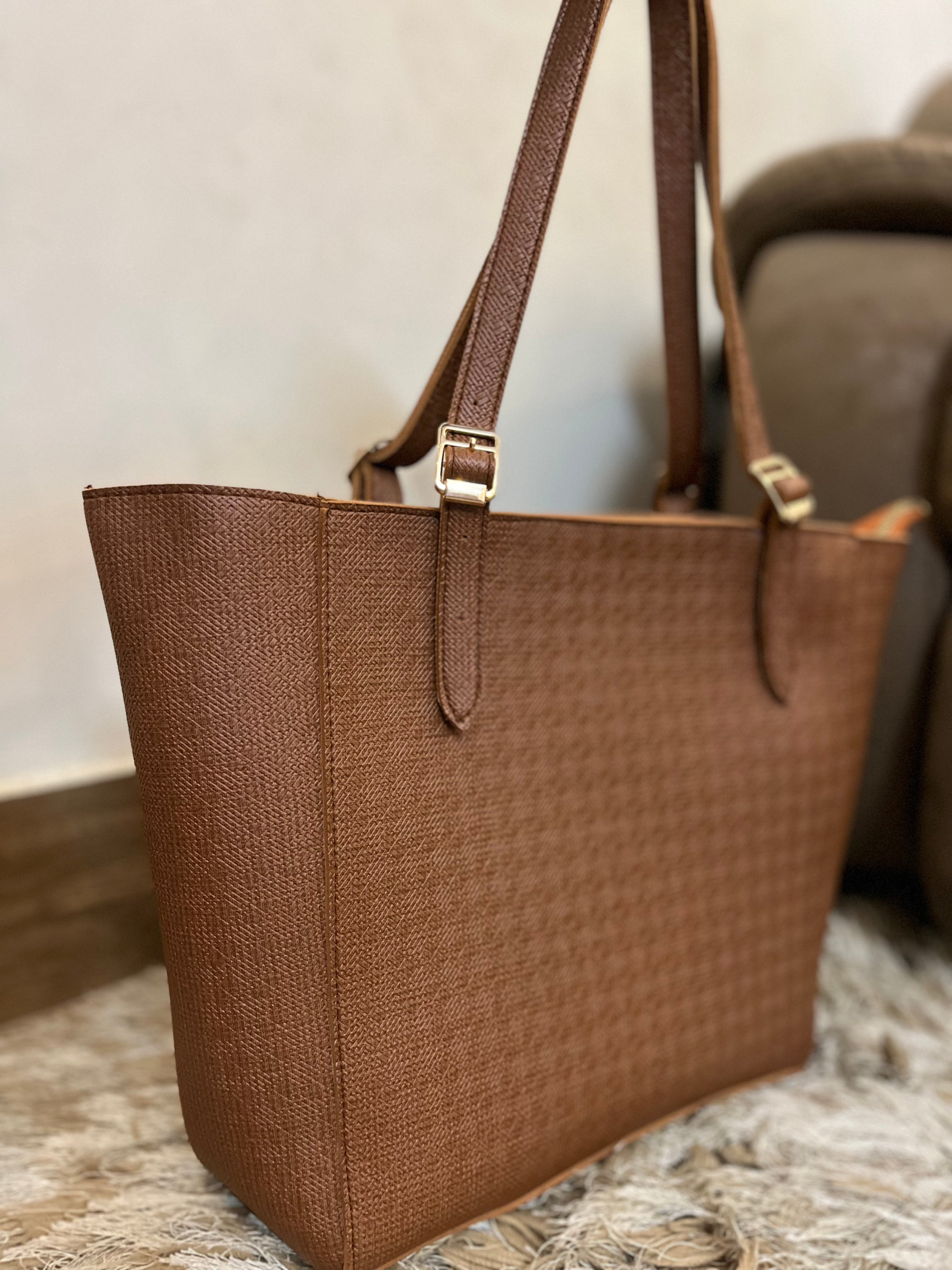 Signature Textured Tote Black